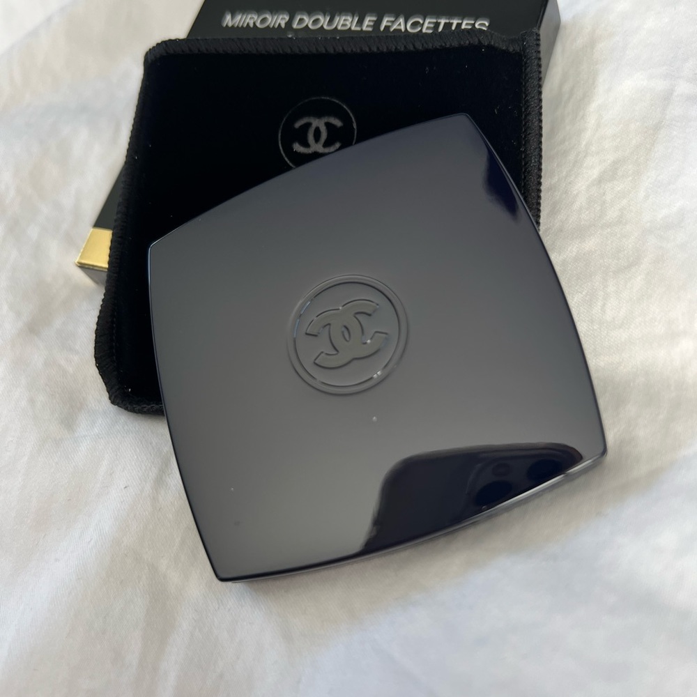 CHANEL Limited Edition Double Mirror Fugueuse